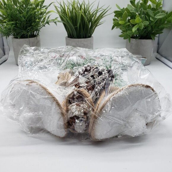 White Burlap Foam 10" NIB Vintage Christmas Bells Hanging Pendant Decoration - Picture 2 of 6